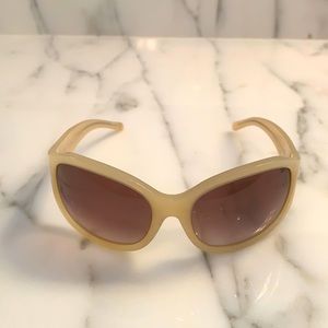 Juicy Sunglasses, off white with case